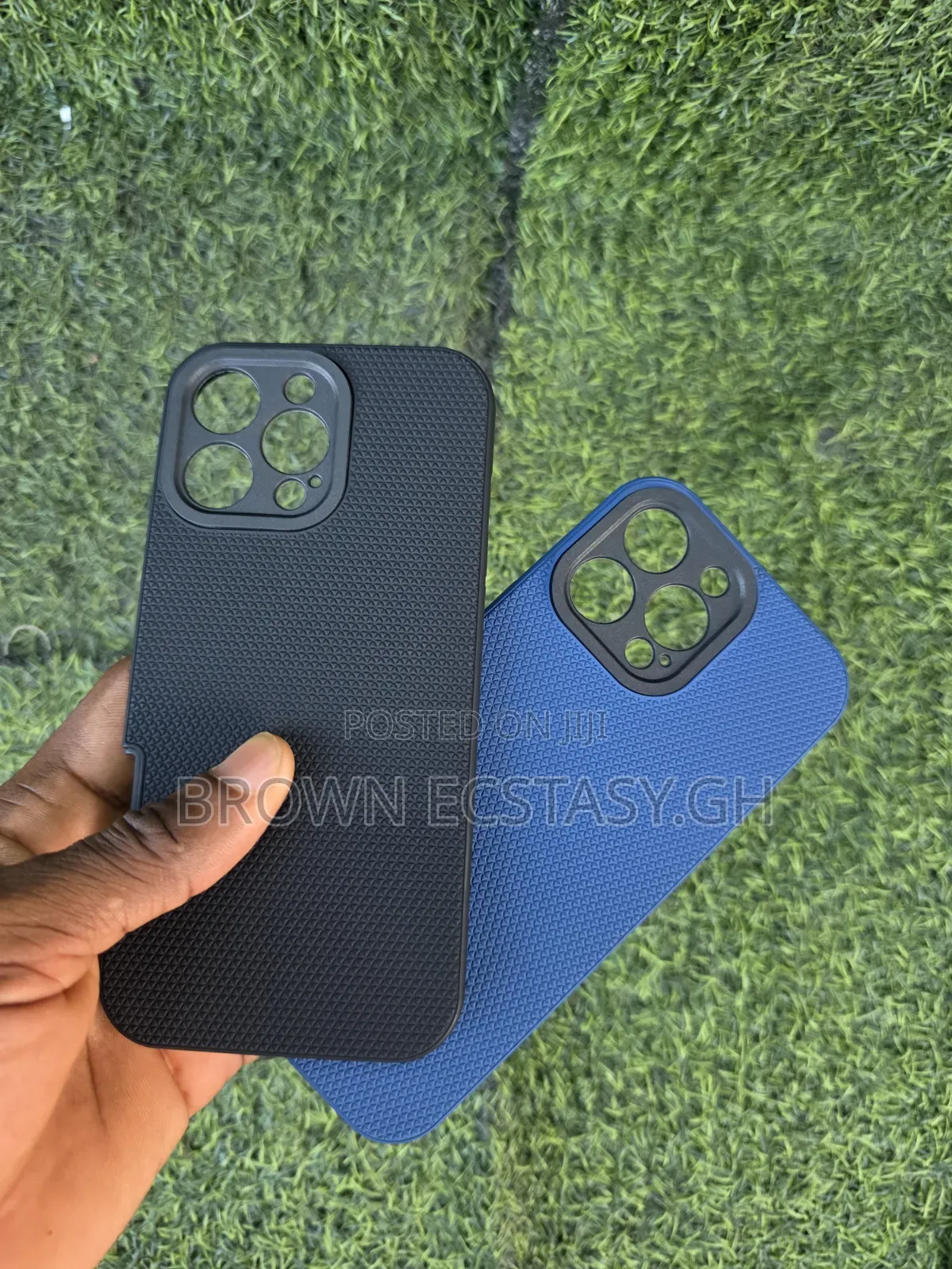 iPhone 16 Pro Max Triangle Case