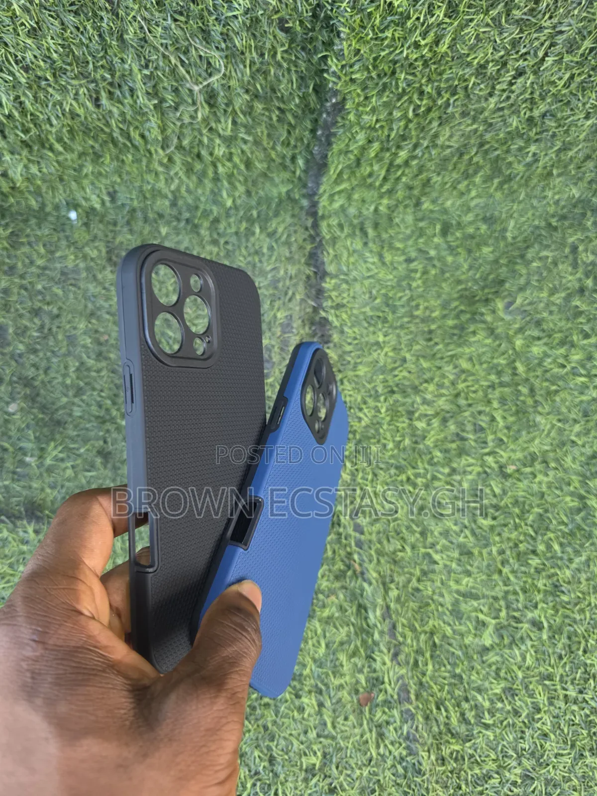 iPhone 16 Pro Max Triangle Case