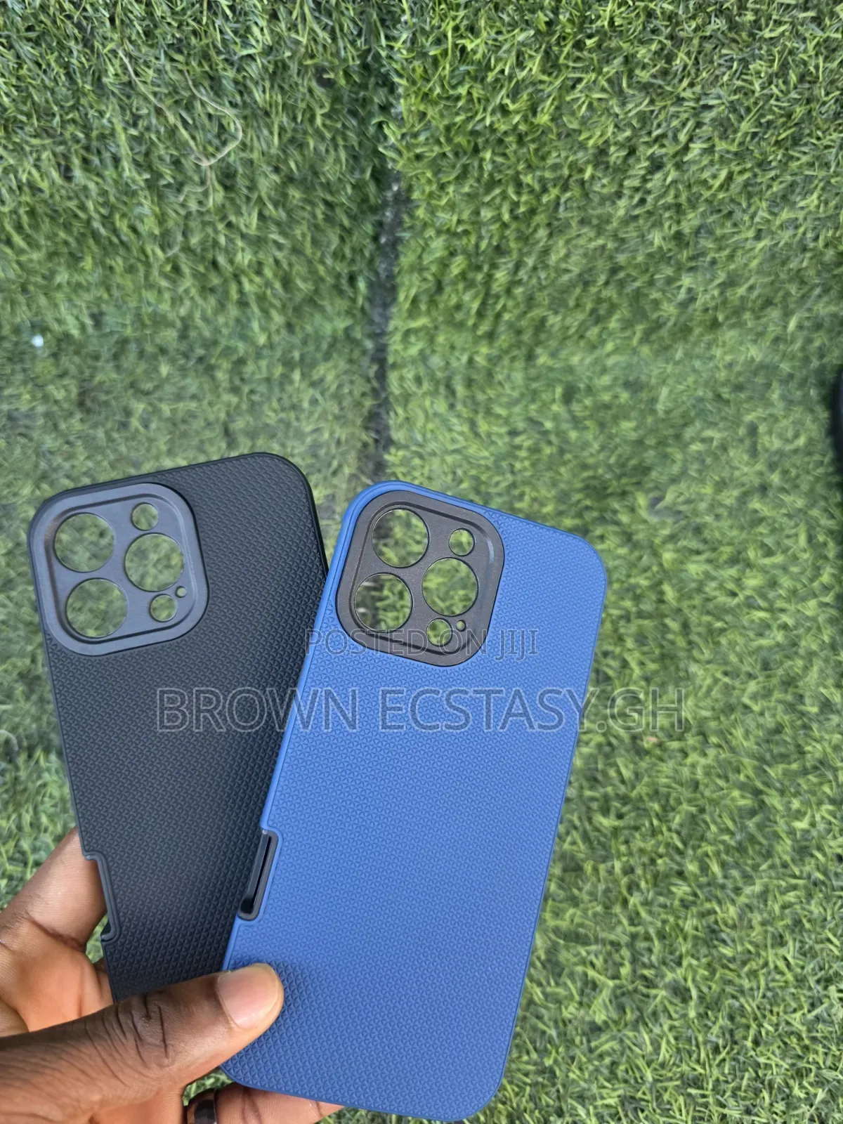 iPhone 16 Pro Max Triangle Case