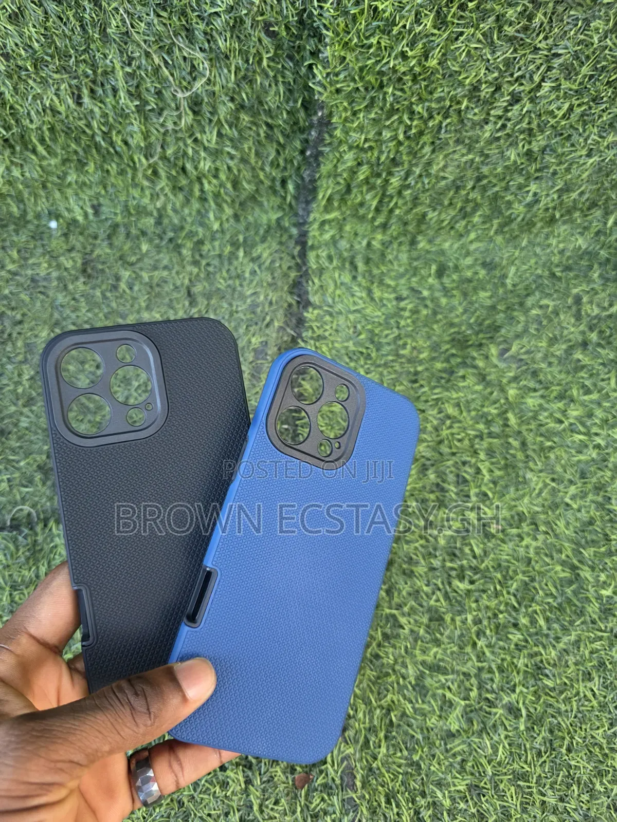 iPhone 16 Pro Max Triangle Case