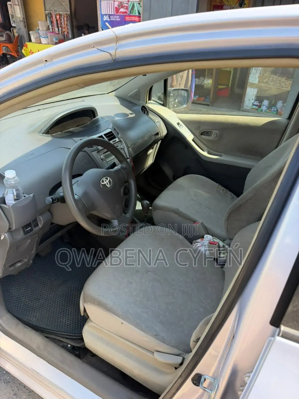 Toyota Vitz 1.5 FWD 5dr 2010 Gray