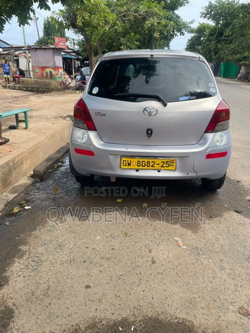 Toyota Vitz 1.5 FWD 5dr 2010 Gray