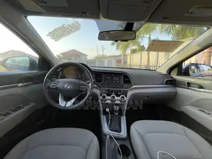 Hyundai Elantra SE 2019 Blue
