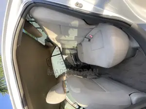 Toyota Belta 2010 Silver