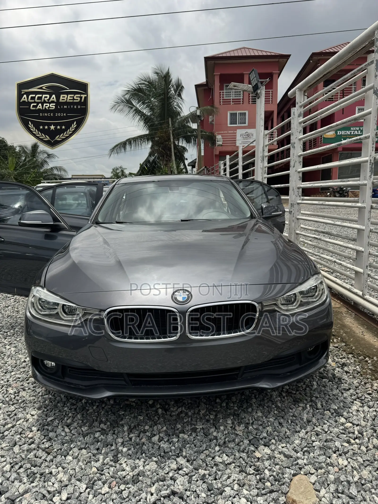 BMW 320i 2018 Silver