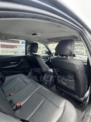 BMW 320i 2018 Silver