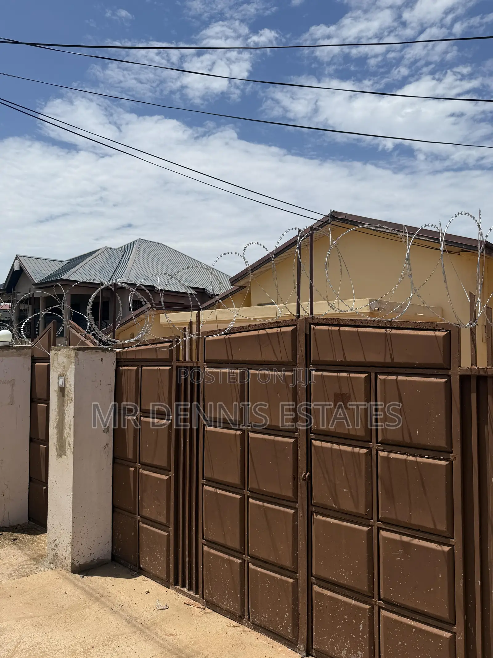 4bdrm Apartment in Westhills Mall for rent