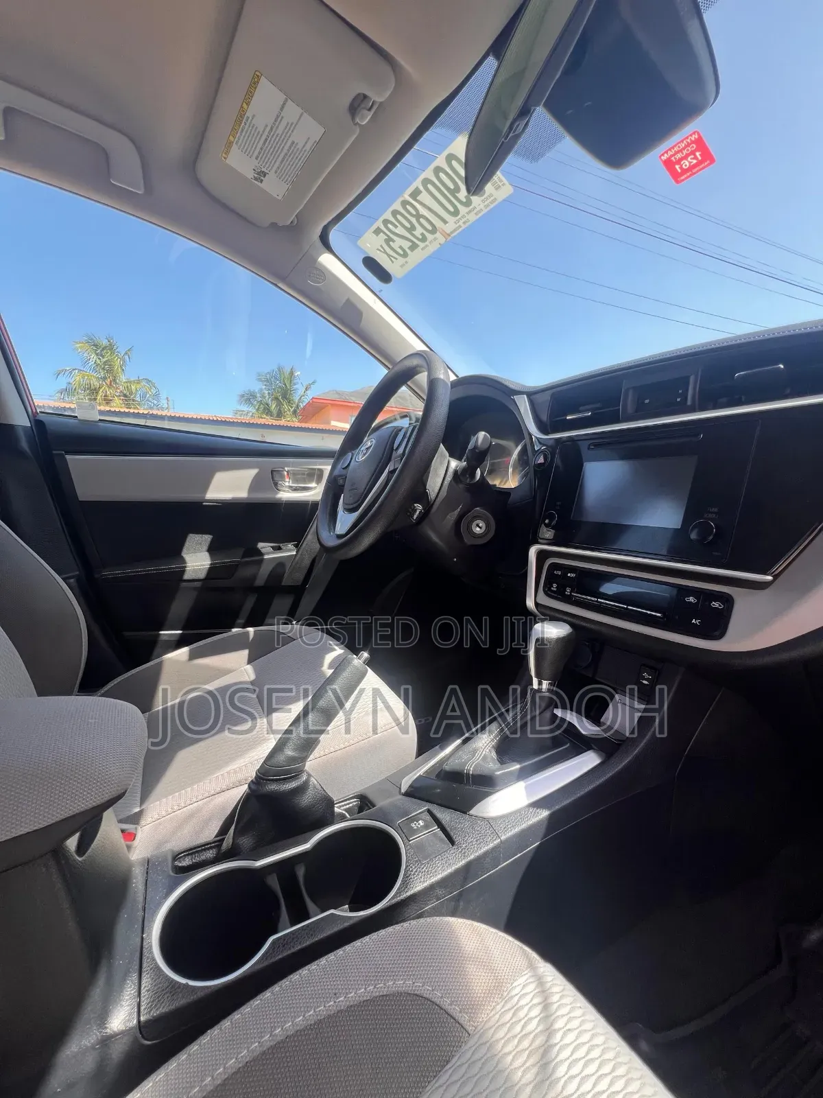 Toyota Corolla L (1.8L 4cyl 2A) 2018 Red