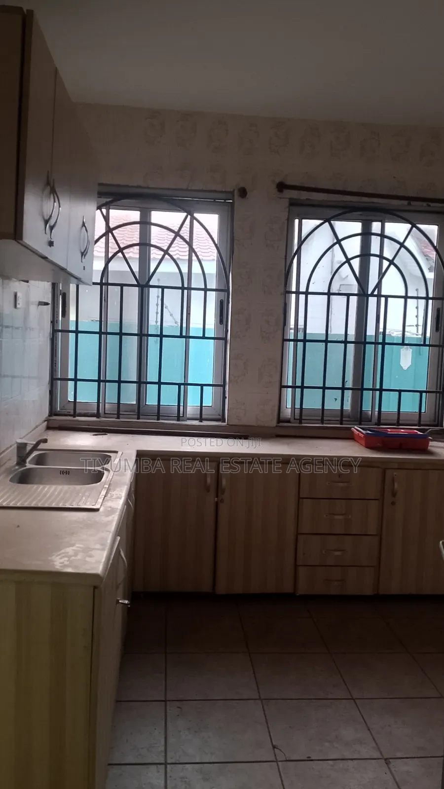 10 Bedroom House for Rent as Commercial Space.
