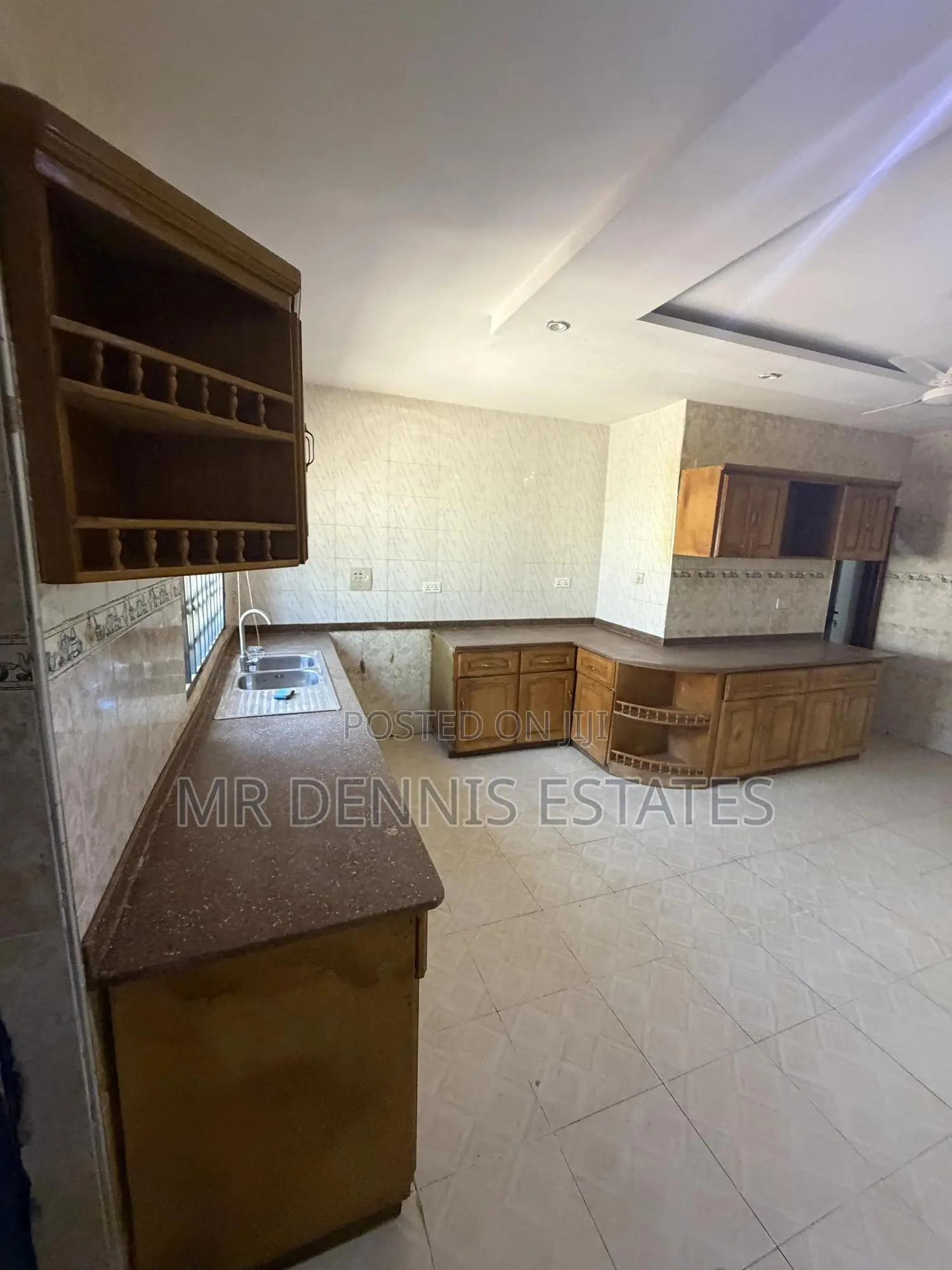 4bdrm Apartment in Westhills Mall for rent