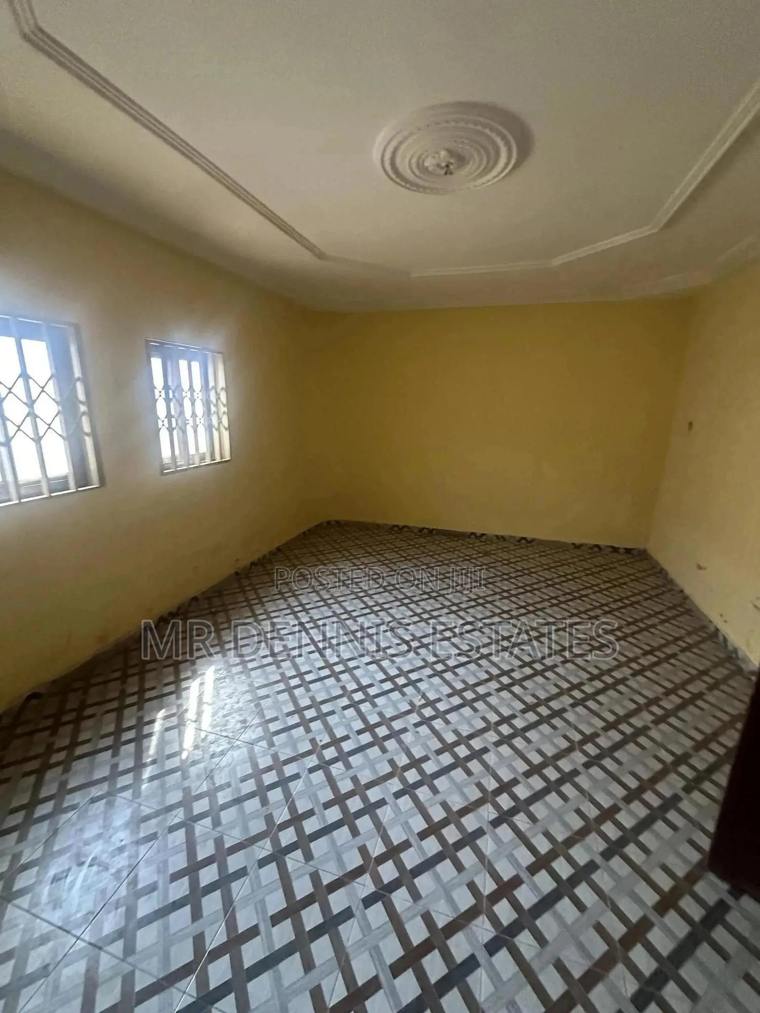 4bdrm Apartment in Westhills Mall for rent