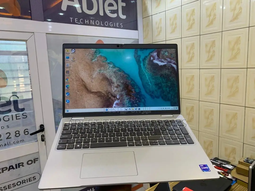 Laptop Dell Precision 3561 16GB Intel Core i7 SSD 512GB