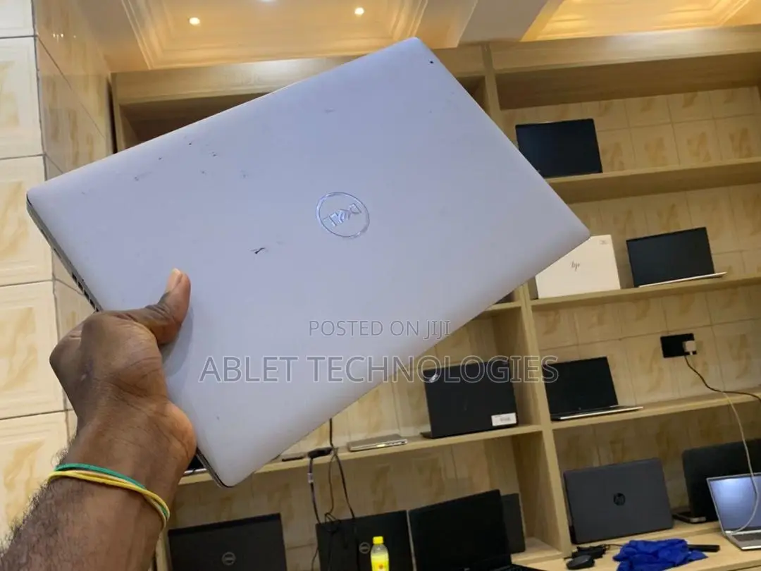 Laptop Dell Precision 3561 16GB Intel Core i7 SSD 512GB