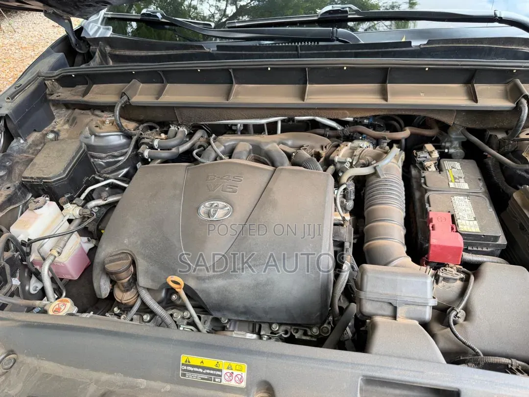 Toyota Highlander XLE 2021 Gray