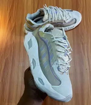 Adidas Oznova