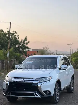 Mitsubishi Outlander SE AWC 2019 White