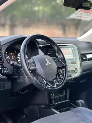 Mitsubishi Outlander SE AWC 2019 White