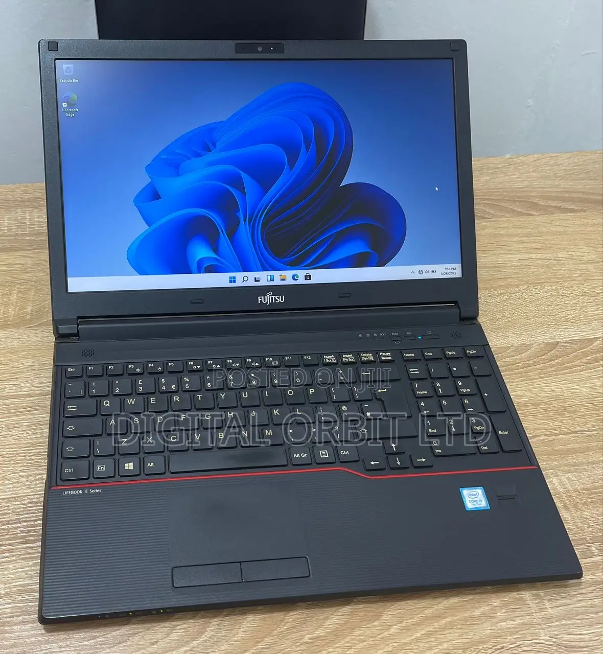 Laptop Fujitsu Lifebook E557 8GB Intel Core i5 HDD 500GB