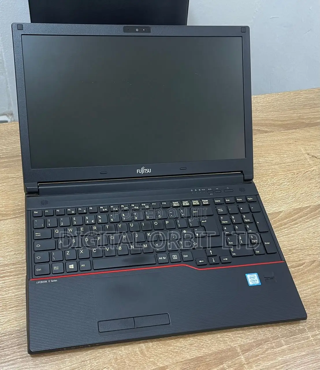 Laptop Fujitsu Lifebook E557 8GB Intel Core i5 HDD 500GB