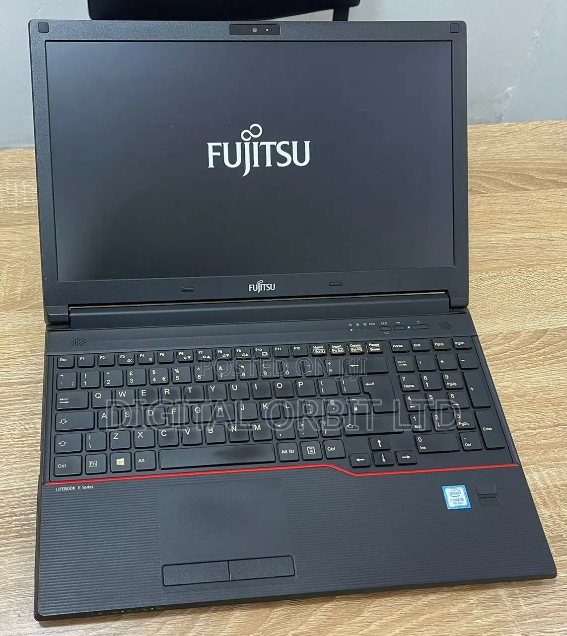 Laptop Fujitsu Lifebook E557 8GB Intel Core i5 HDD 500GB