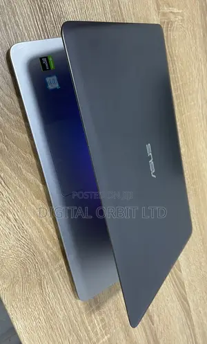 Laptop Asus K50IJ 12GB Intel Core i7 HDD+SSD 640GB