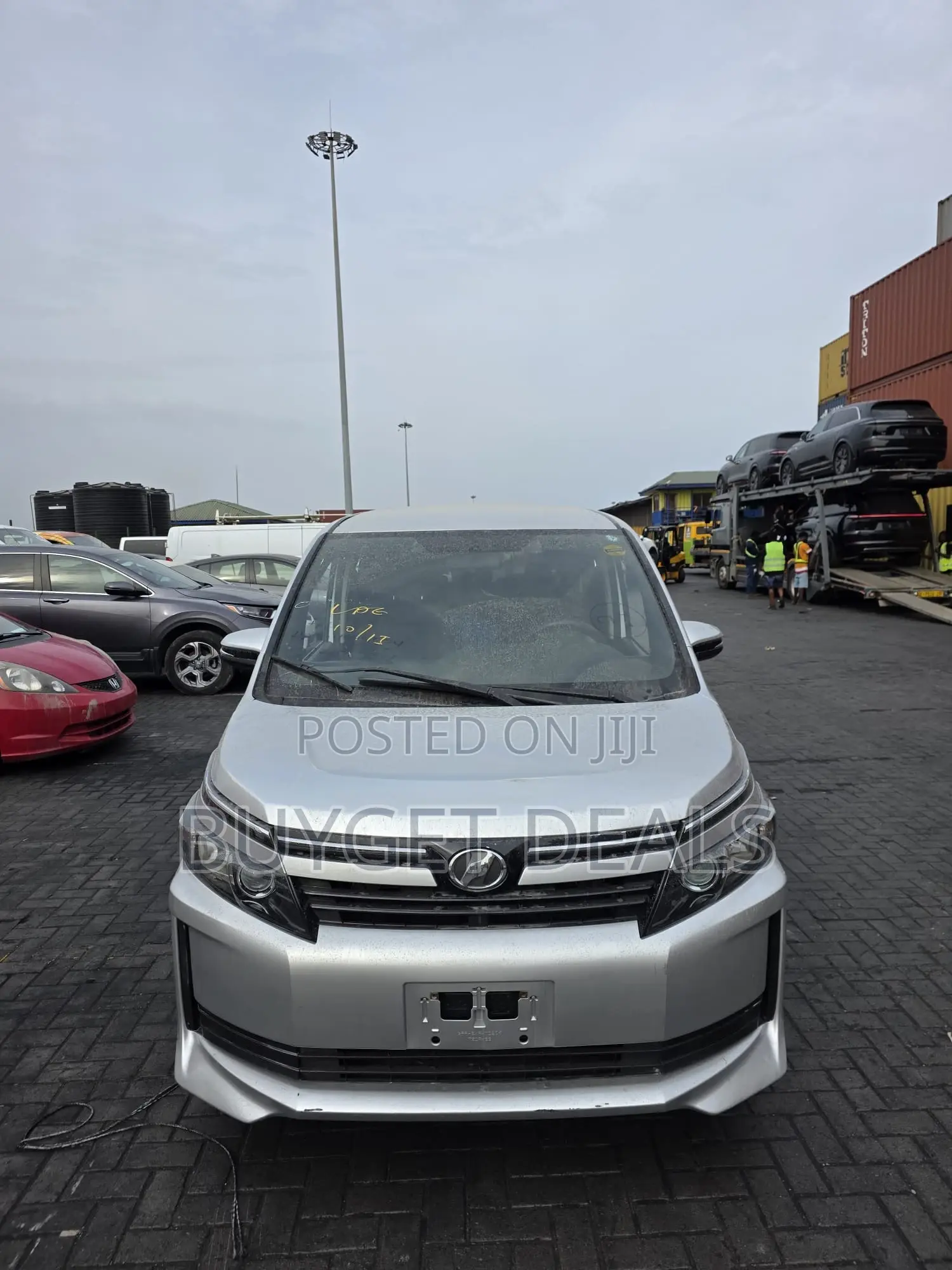 Toyota Voxy 2016 Silver