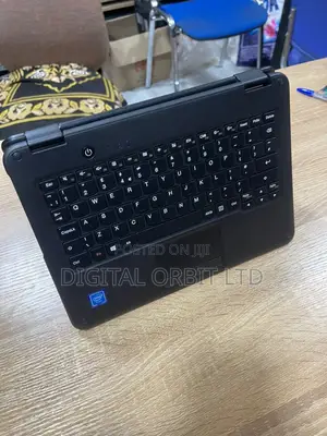 Laptop Lenovo 300e 8GB Intel Celeron SSD 128GB