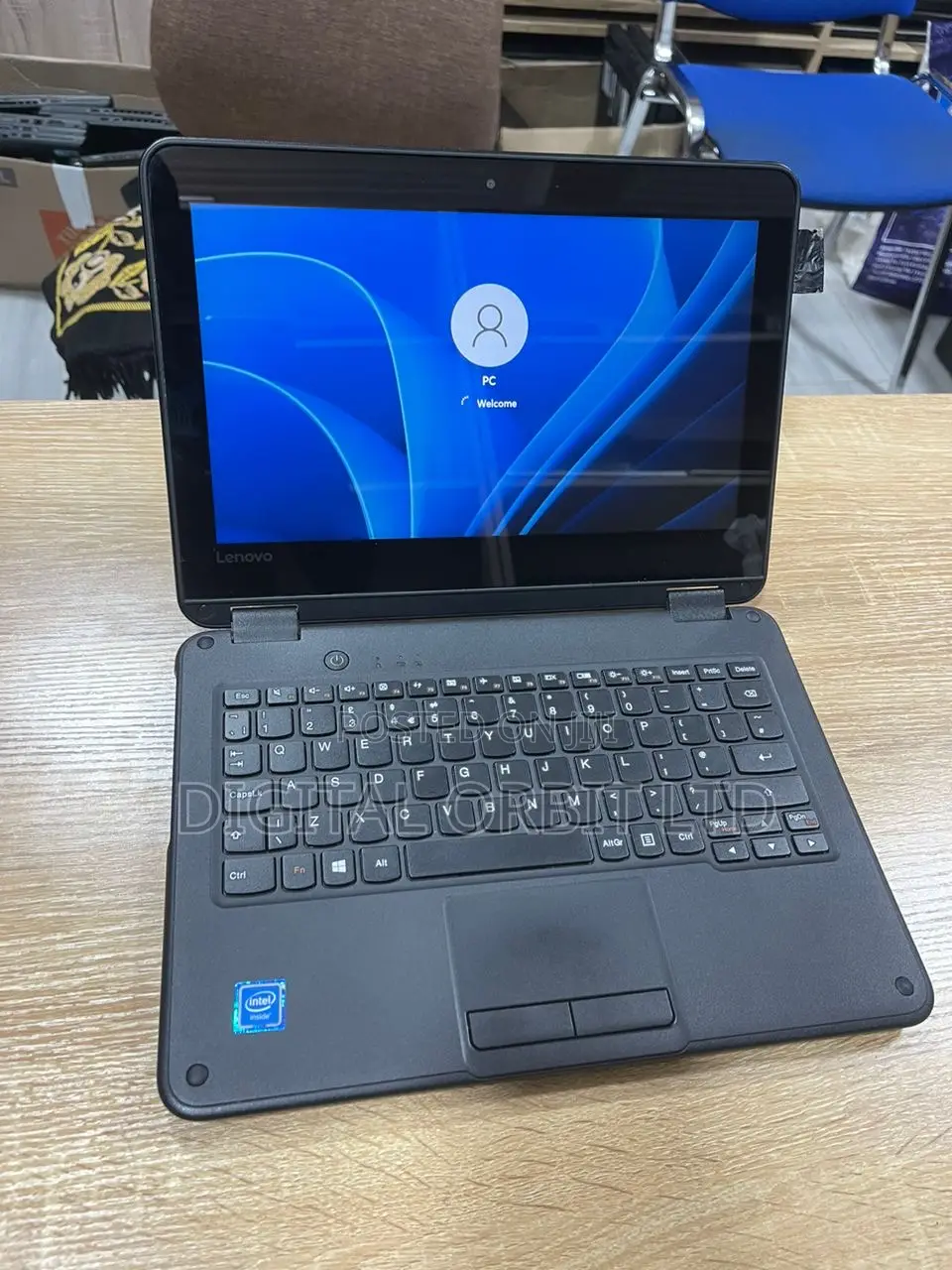 Laptop Lenovo 300e 8GB Intel Celeron SSD 128GB