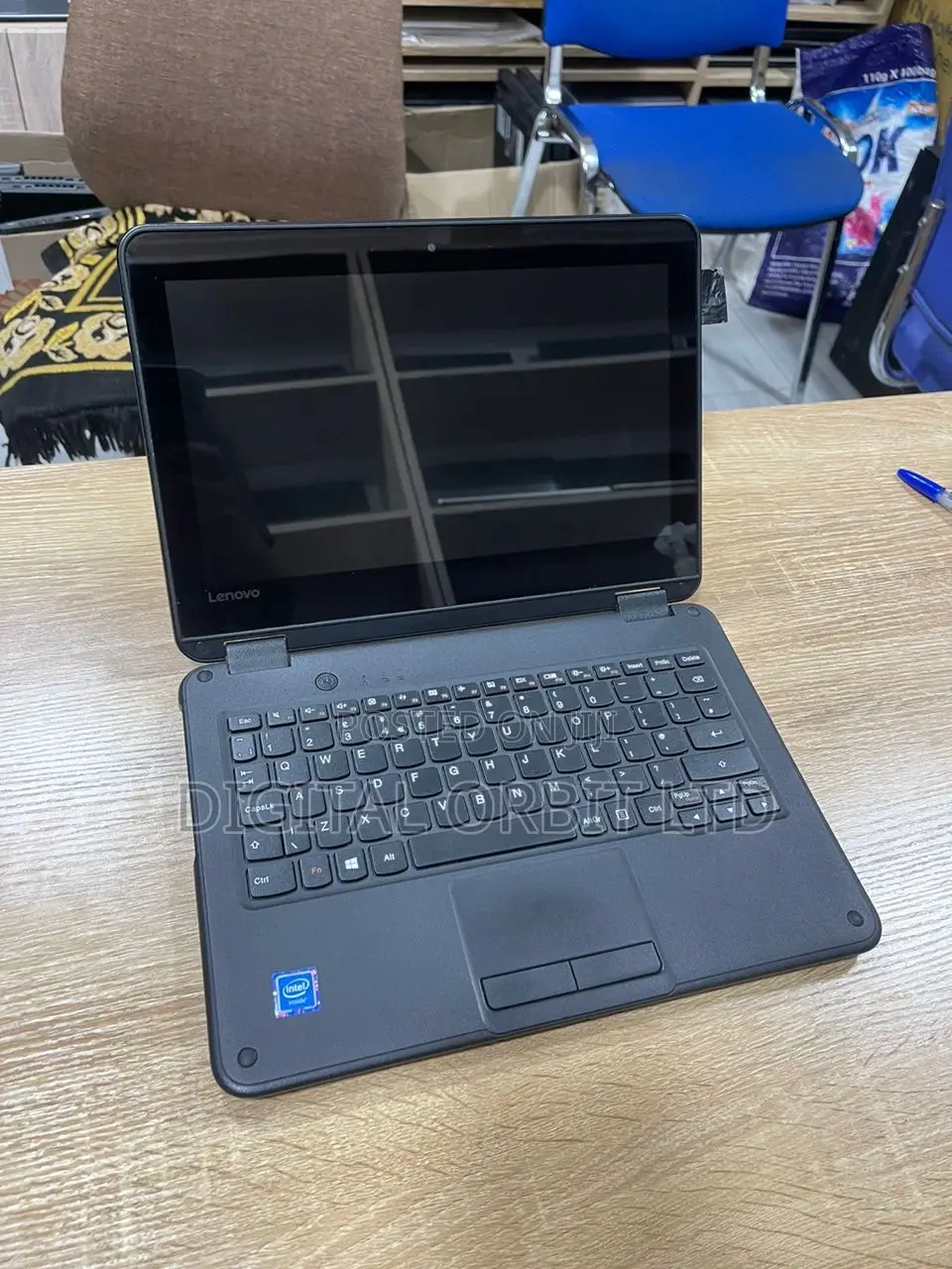 Laptop Lenovo 300e 8GB Intel Celeron SSD 128GB