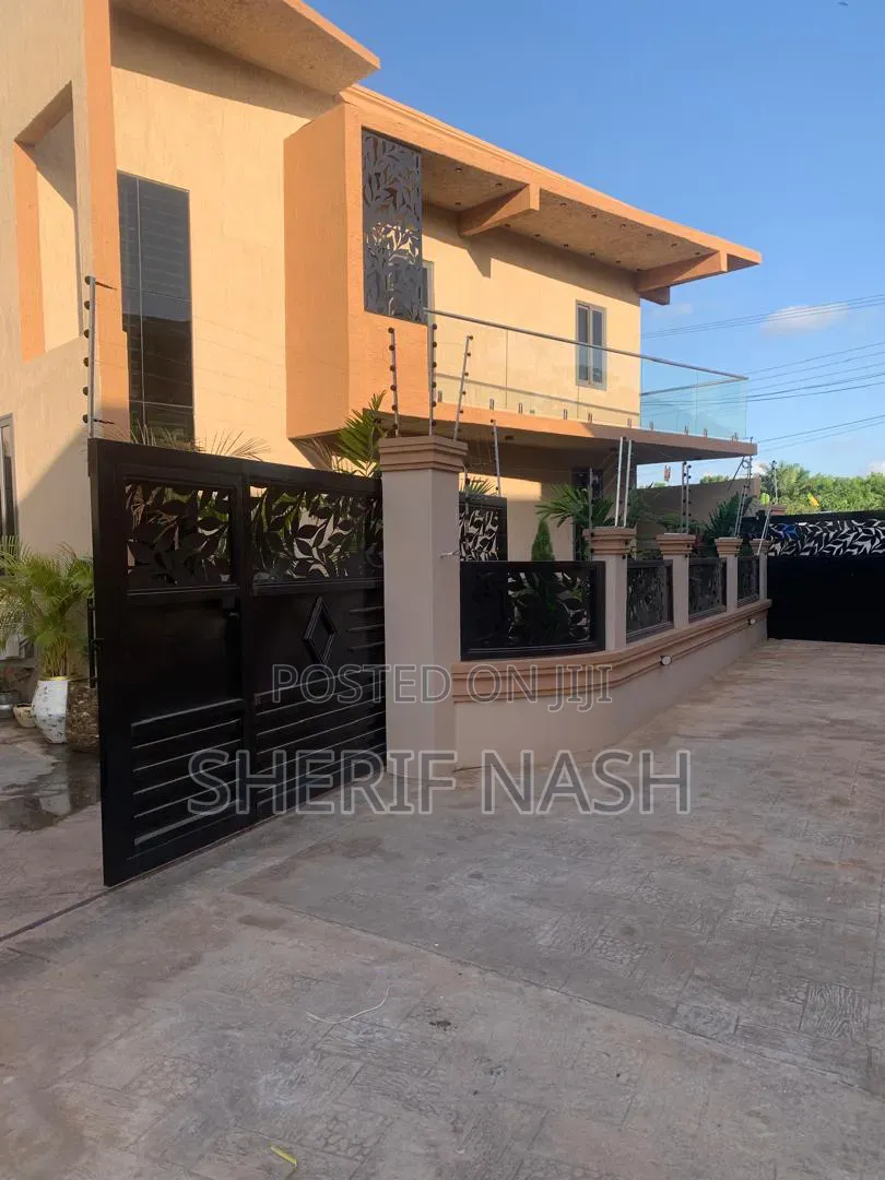 4bdrm Duplex in Hatso Boshe, Accra Metropolitan for sale