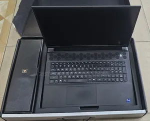 New Laptop Alienware M18 R2 64GB Intel Core i9 SSD 4T