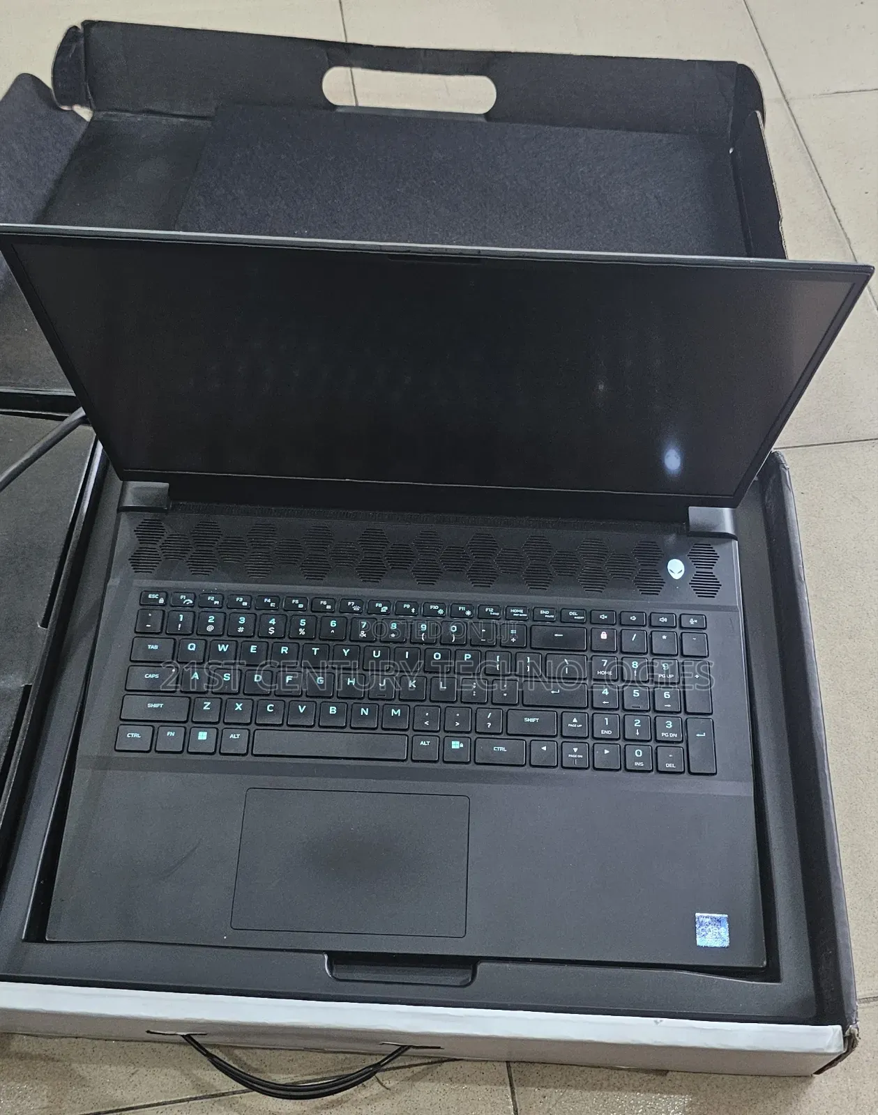 New Laptop Alienware M18 R2 64GB Intel Core i9 SSD 4T