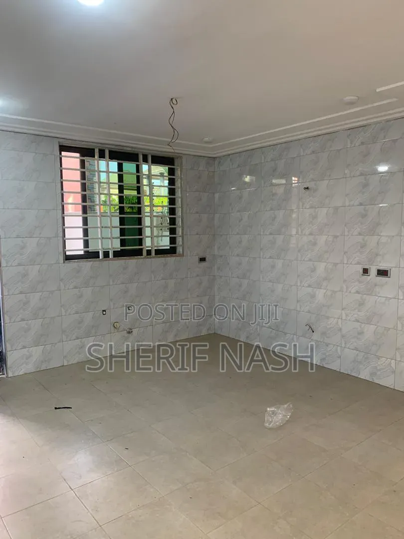 4bdrm Duplex in Hatso Boshe, Accra Metropolitan for sale