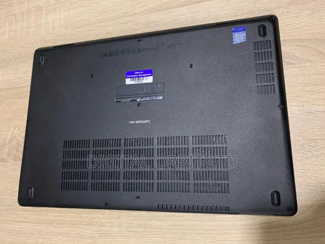 Laptop Dell Latitude 5591 16GB Intel Core i7 HDD+SSD 1T