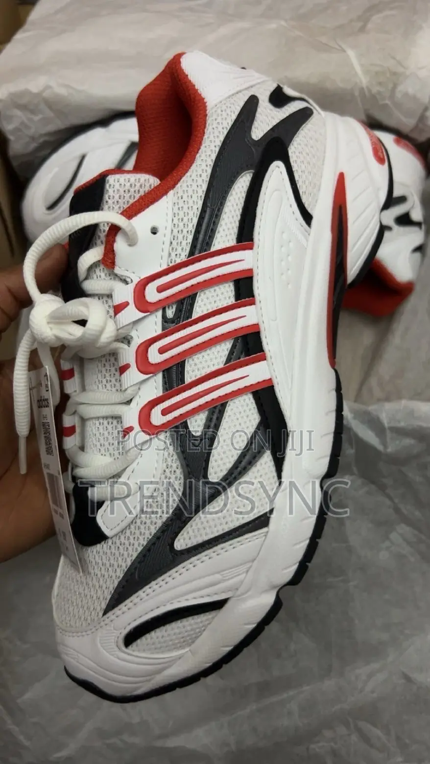 Original Brand New Adidas Temper Run 2.0white/Red/Black - Size 42 (Eu)