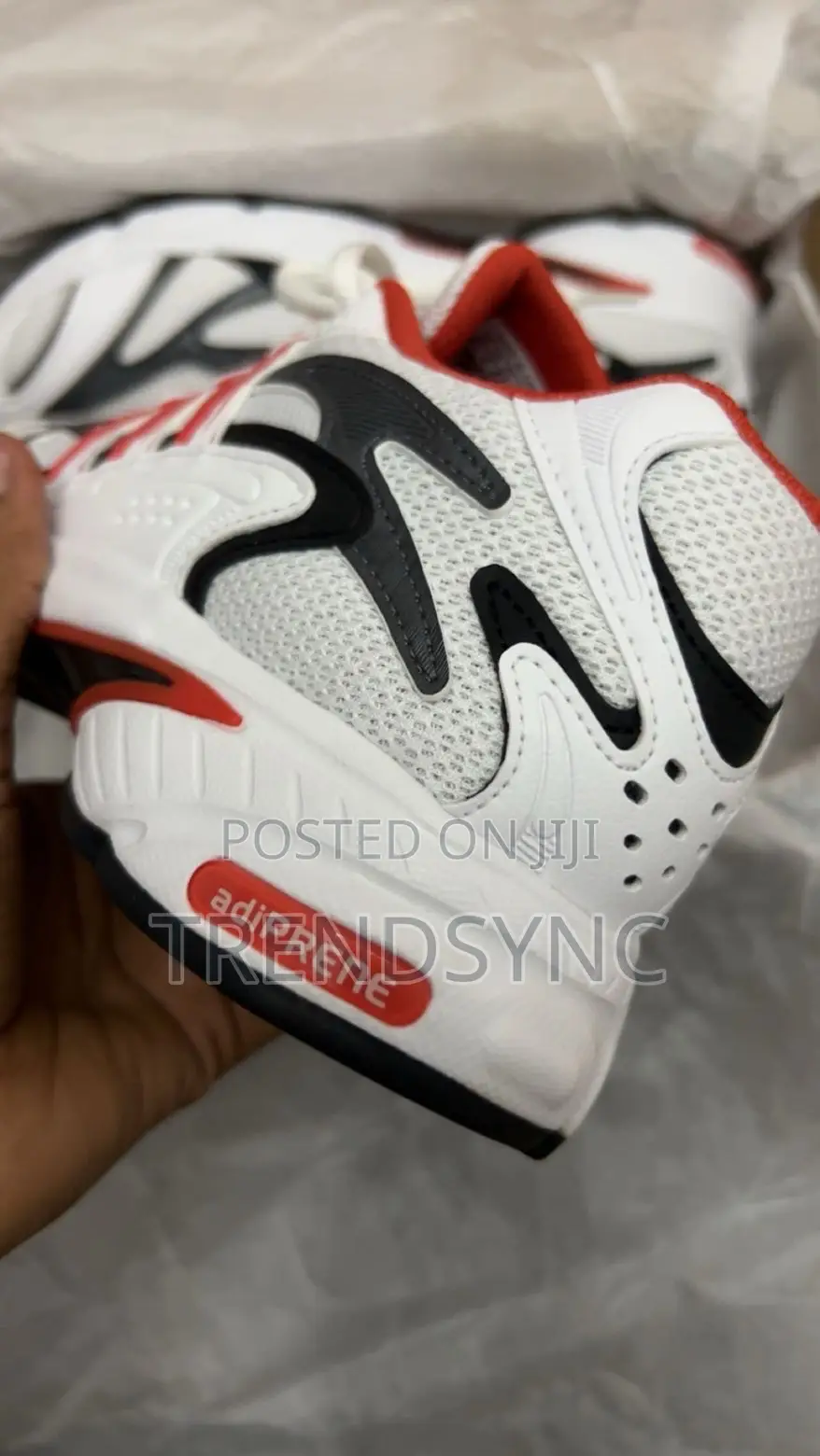 Original Brand New Adidas Temper Run 2.0white/Red/Black - Size 42 (Eu)