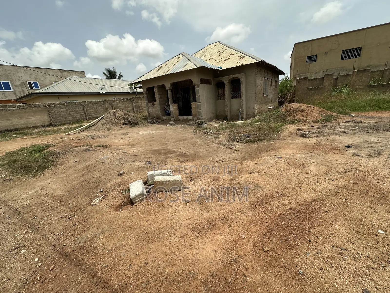 3bdrm House in Dr Jesus, Kasoa for sale