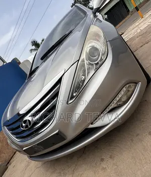 Hyundai Sonata SE Sedan FWD (2.4L 4cyl 6A) 2013 Silver