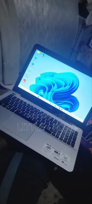 Laptop Asus 4GB HDD 128GB