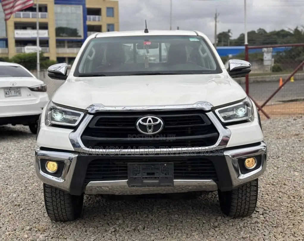 Toyota Hilux Revo Double Cab Petrol 2.7 RWD 2022 White