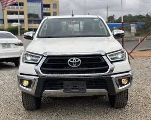 Toyota Hilux Revo Double Cab Petrol 2.7 RWD 2022 White