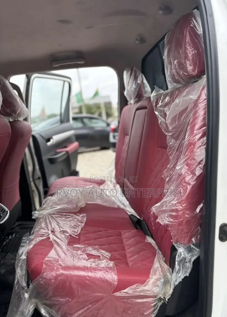 Toyota Hilux Revo Double Cab Petrol 2.7 RWD 2022 White