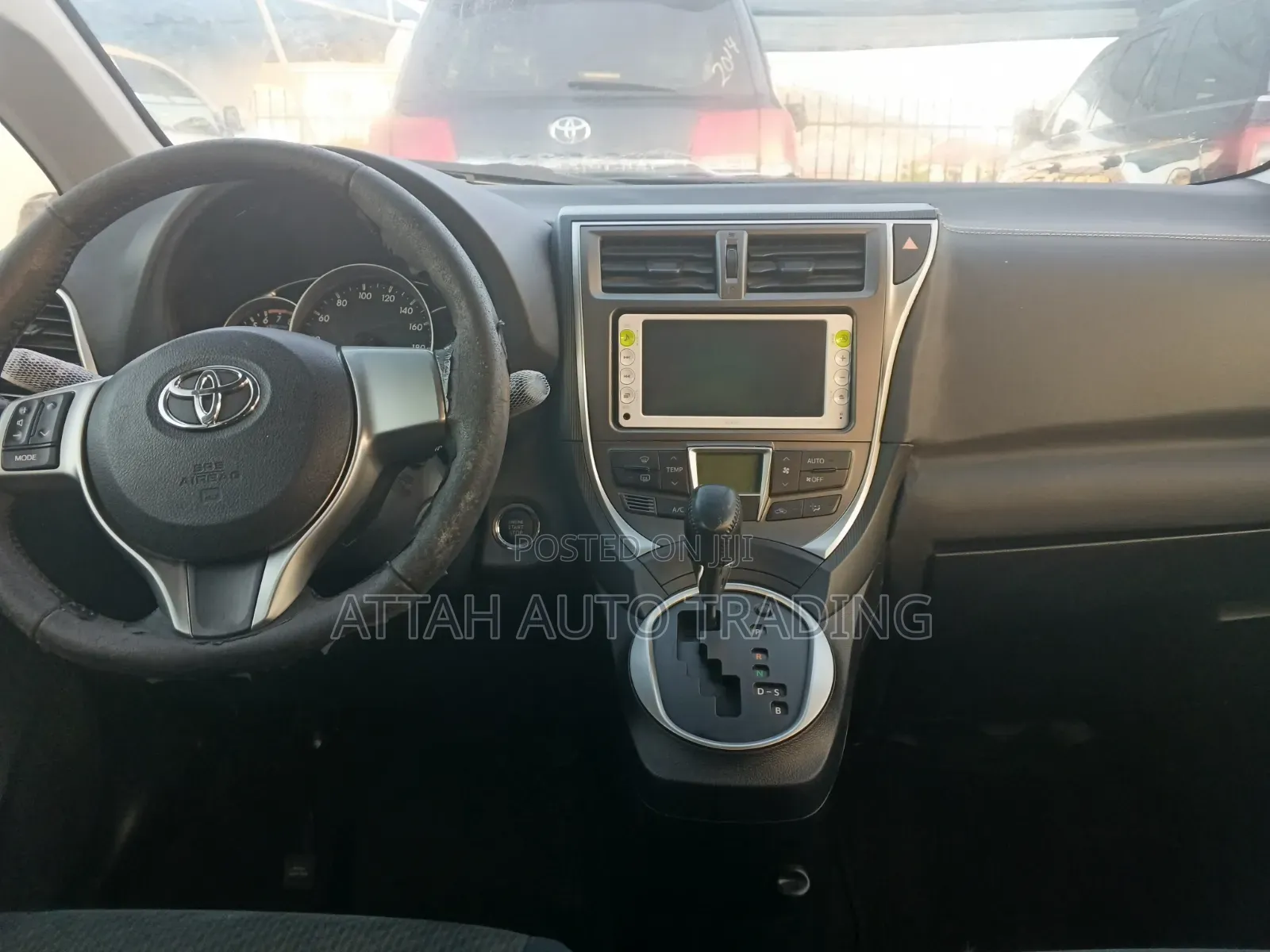 Toyota Ractis 2015 Blue