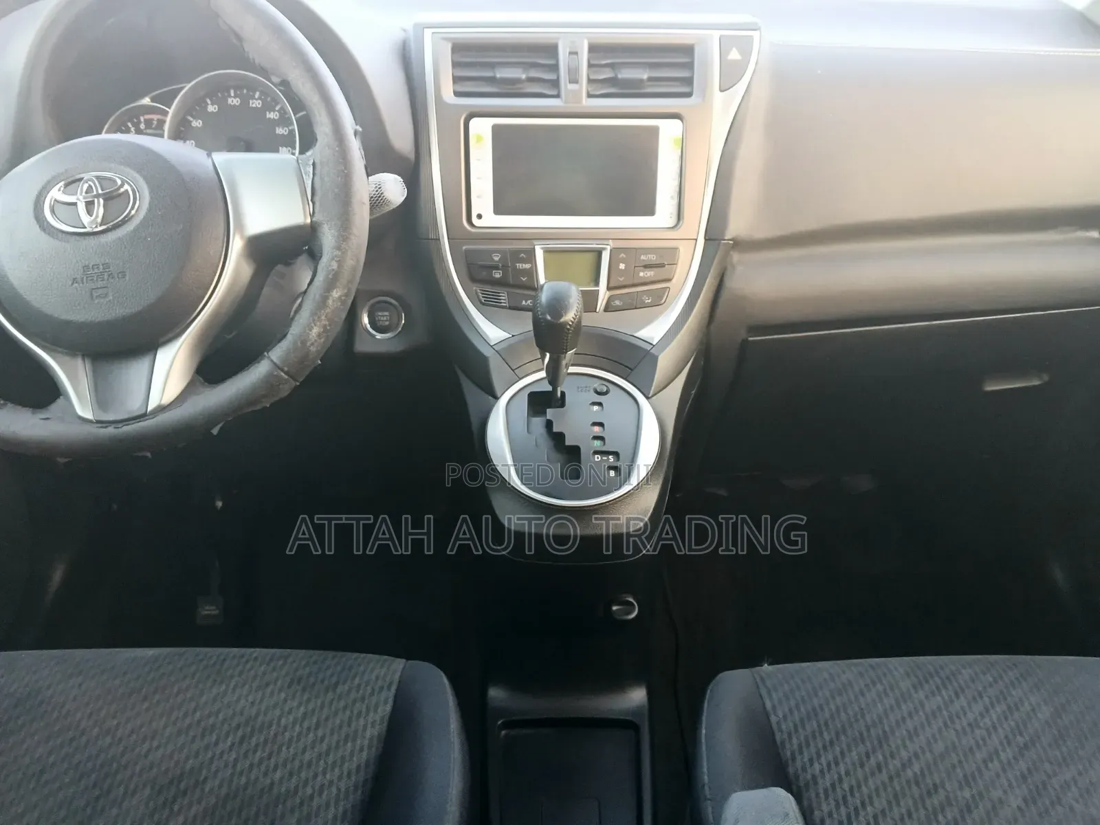 Toyota Ractis 2015 Blue