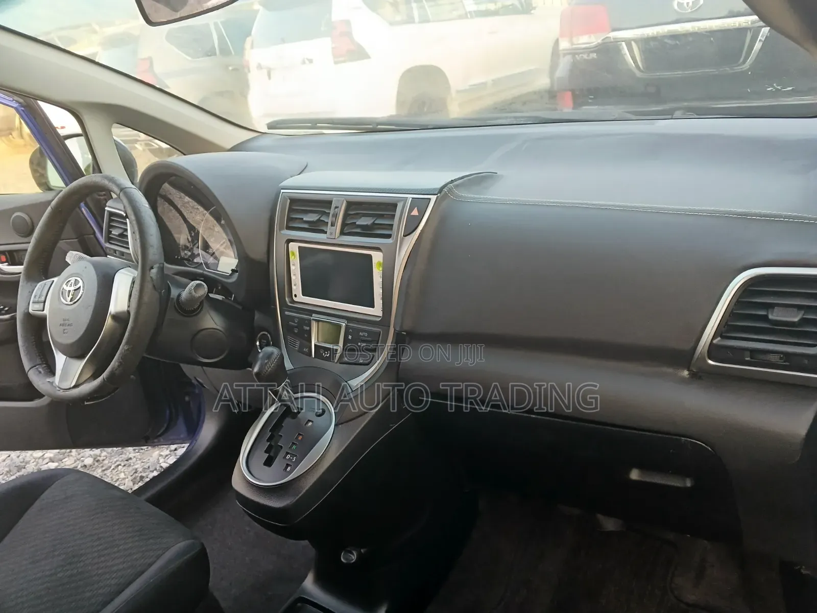 Toyota Ractis 2015 Blue