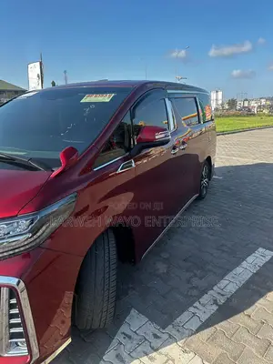 Toyota Alphard 2023 Red