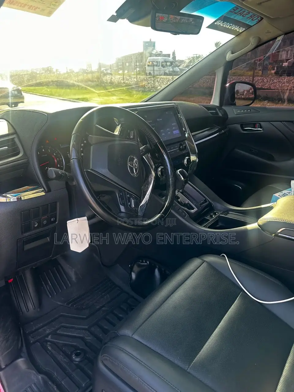 Toyota Alphard 2023 Red