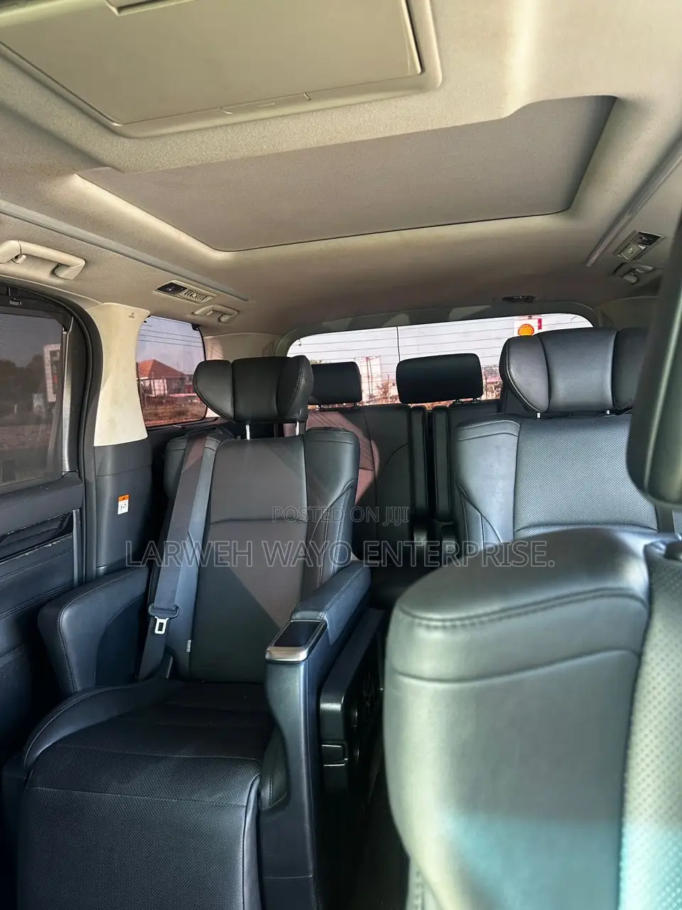 Toyota Alphard 2023 Red