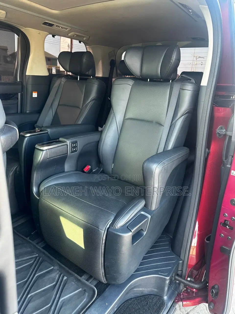 Toyota Alphard 2023 Red