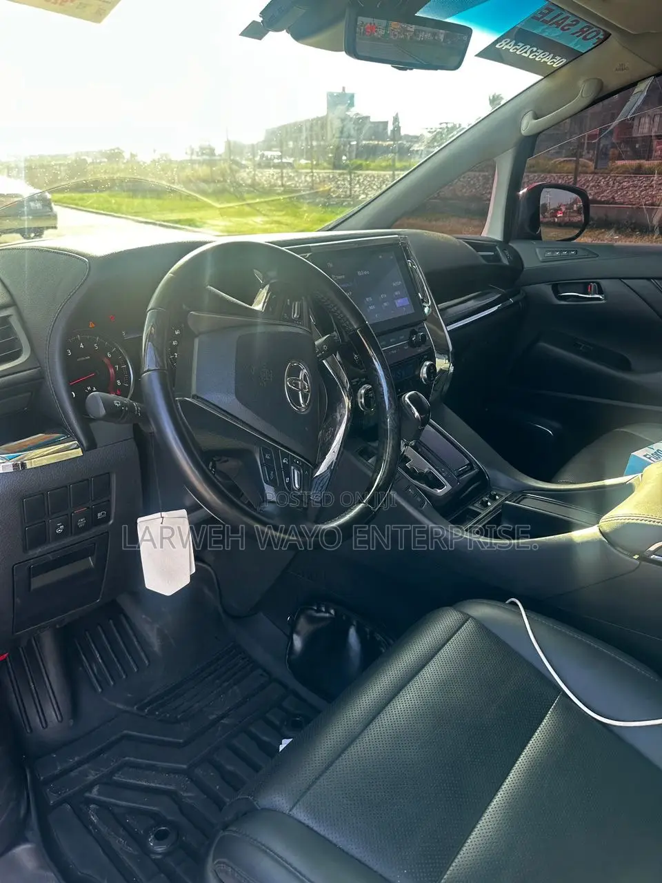 Toyota Alphard 2023 Red